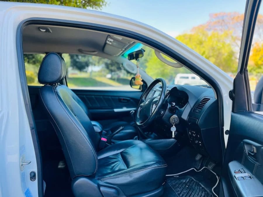2015 TOYOTA HILUX 3.0 D4D LEGEND 45 EXTRA CAB — photo 9