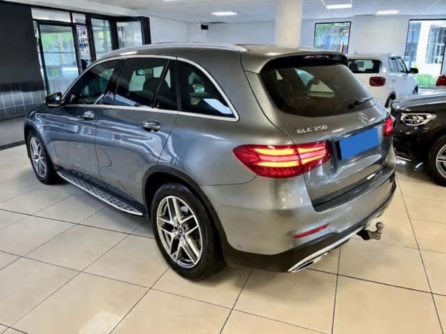 2018 Mercedes-Benz GLC 250 AMG — photo 10
