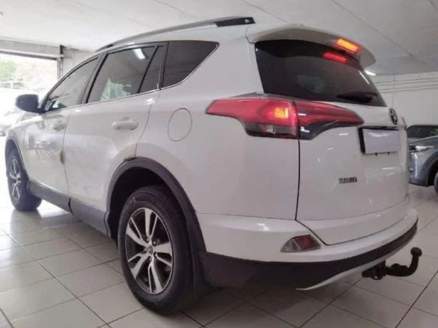 2017 Toyota RAV4 2.0 Manual — photo 9