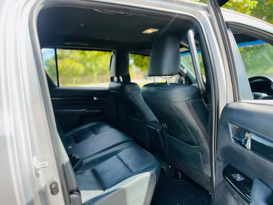 2019 TOYOTA HILUX 2.8 GD6 LEGEND50 — photo 10
