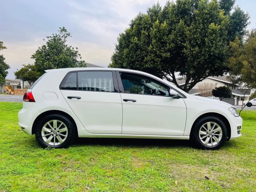 2015 VW GOLF 7 1.4 TSI COMFORTLINE — photo 4
