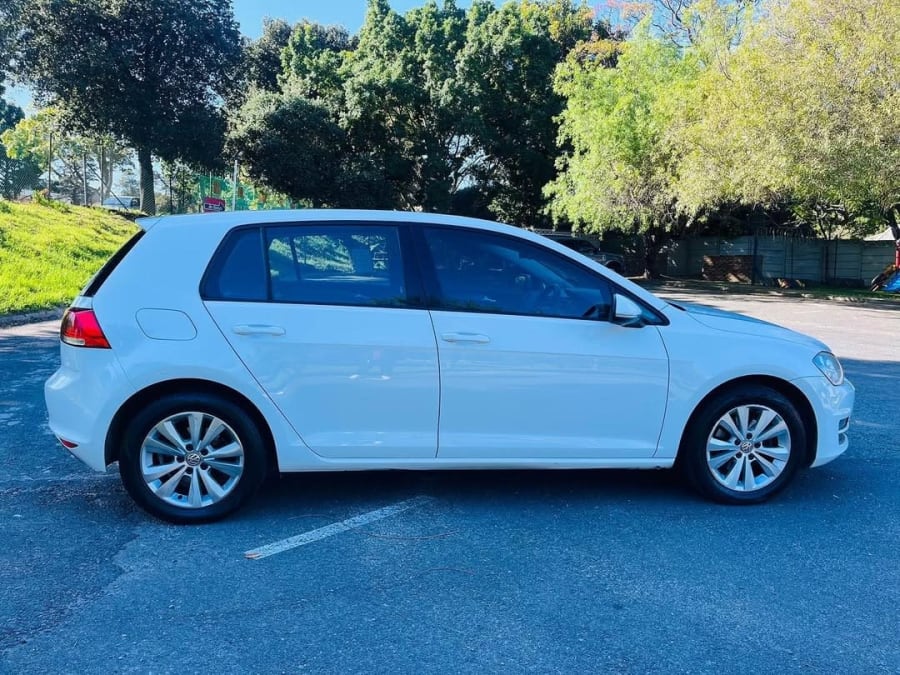 2014 VW GOLF 7 1.4 TSI COMFORTLINE — photo 4