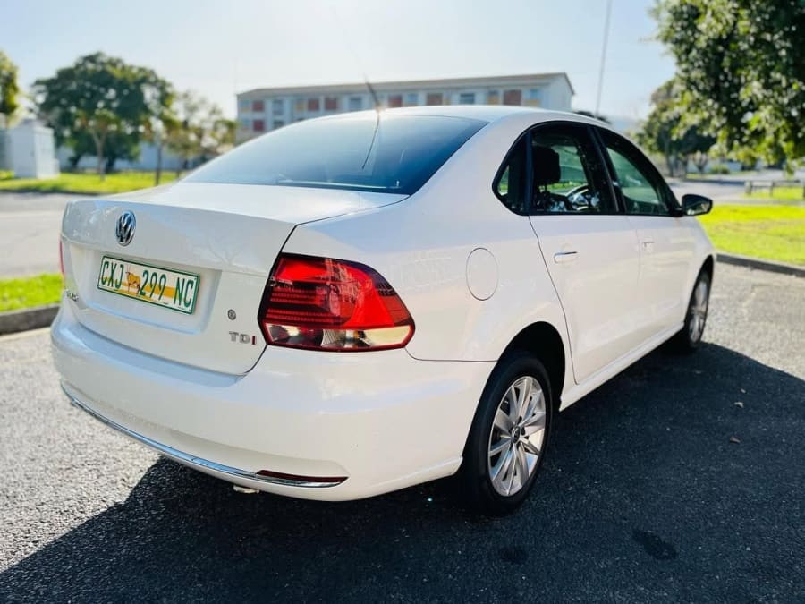 2017 VW POLO 1.5 TDI COMFORTLINE — photo 6