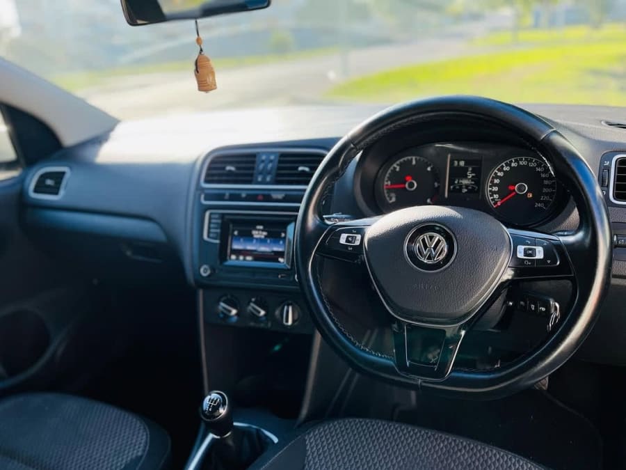 2017 VW POLO 1.5 TDI COMFORTLINE — photo 9