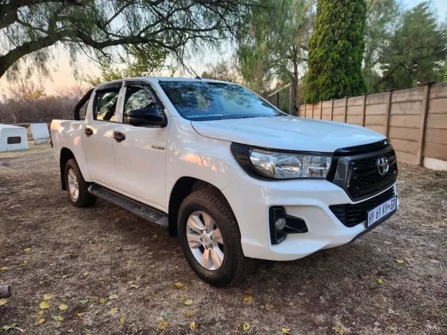 2019 TOYOTA HILUX 2.4GD-6 SRX — photo 1