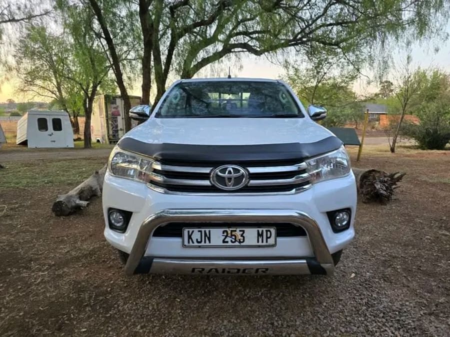 2016 TOYOTA HILUX 2.8GD-6 RAIDER 4x4 — photo 1