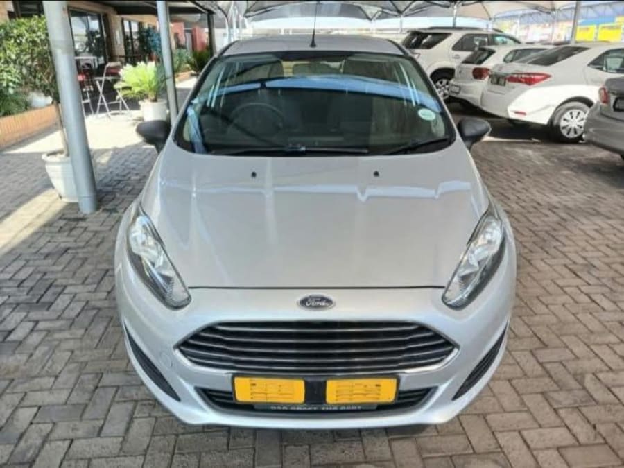 2013 Ford Fiesta 5-door 1.4 Ambiente — photo 1