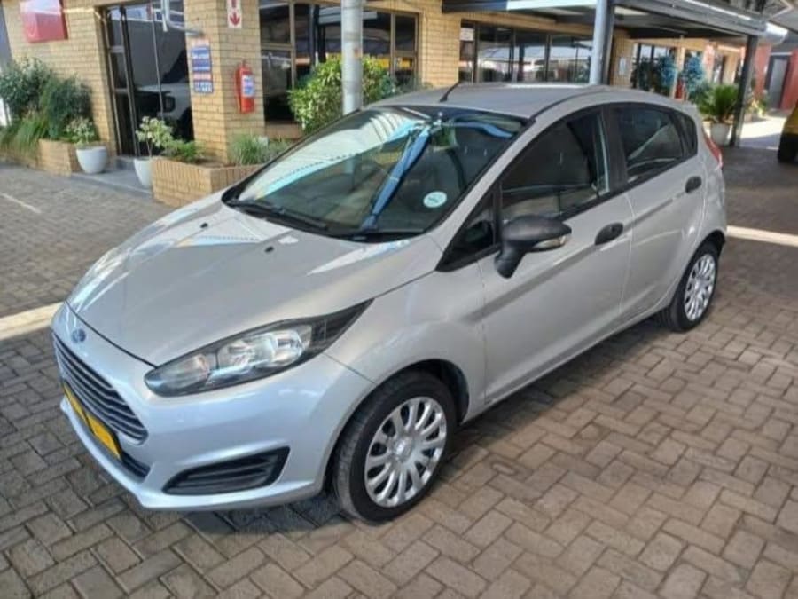 2013 Ford Fiesta 5-door 1.4 Ambiente — photo 3