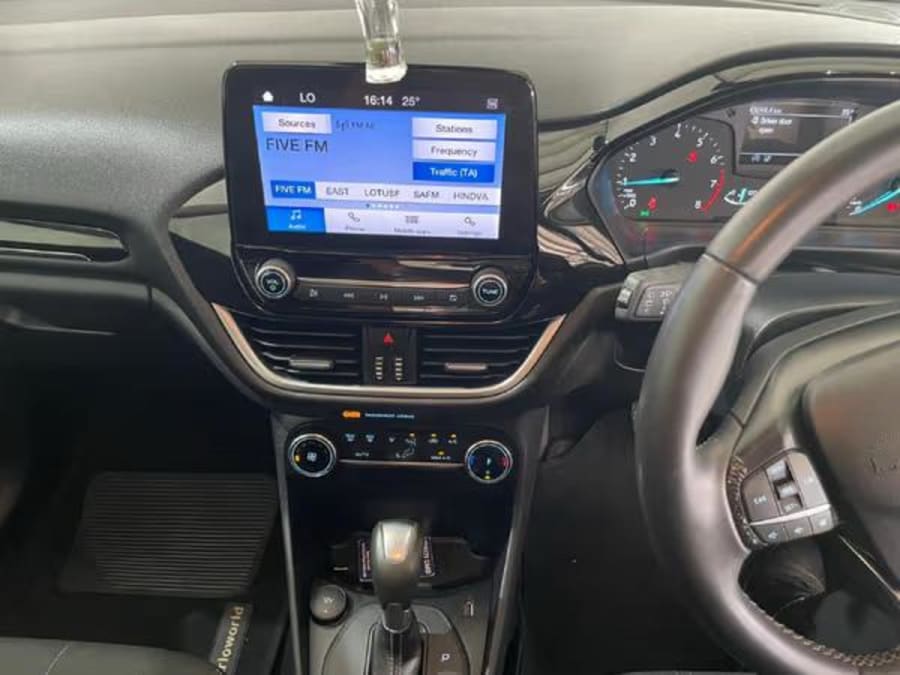 2021 Ford Fiesta 1.0 Ecosboost Titanium Auto 5-dr — photo 6