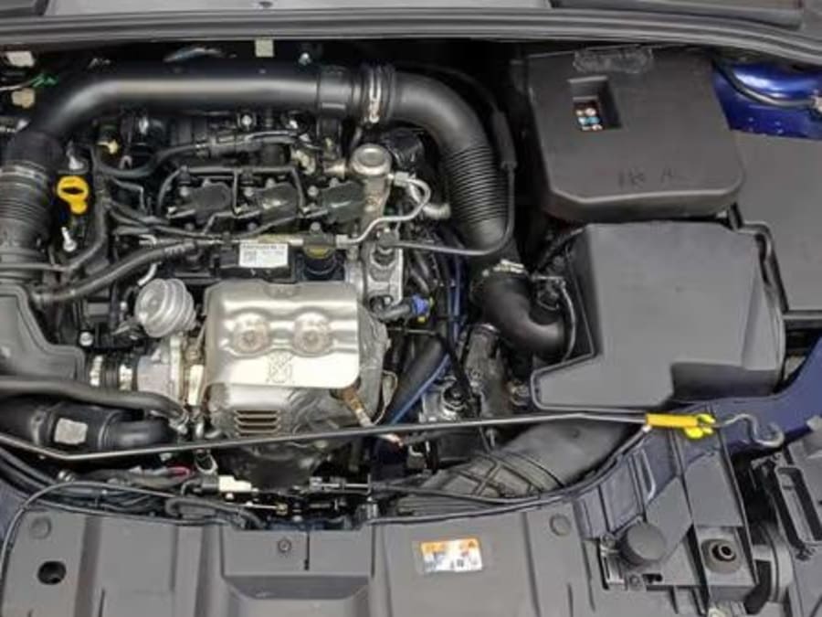 2017 Ford Focus 1.0 EcoBoost Trend Auto 5-dr — photo 3