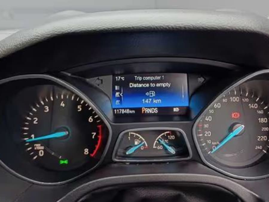 2017 Ford Focus 1.0 EcoBoost Trend Auto 5-dr — photo 8