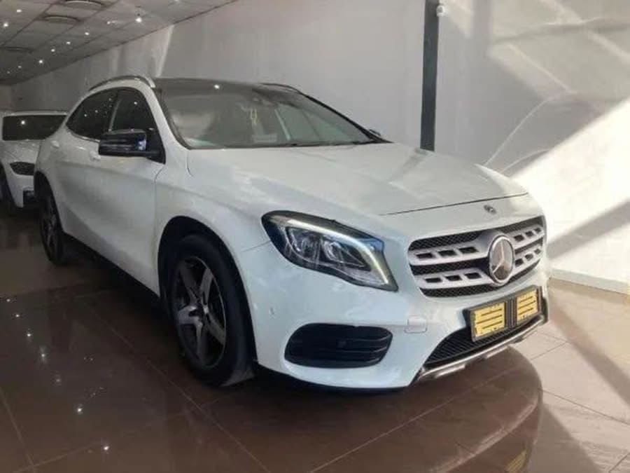 2017 Mercedes-Benz GLA GLA200 AMG AUTO — photo 2