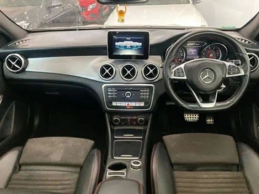 2017 Mercedes-Benz GLA GLA200 AMG AUTO — photo 4