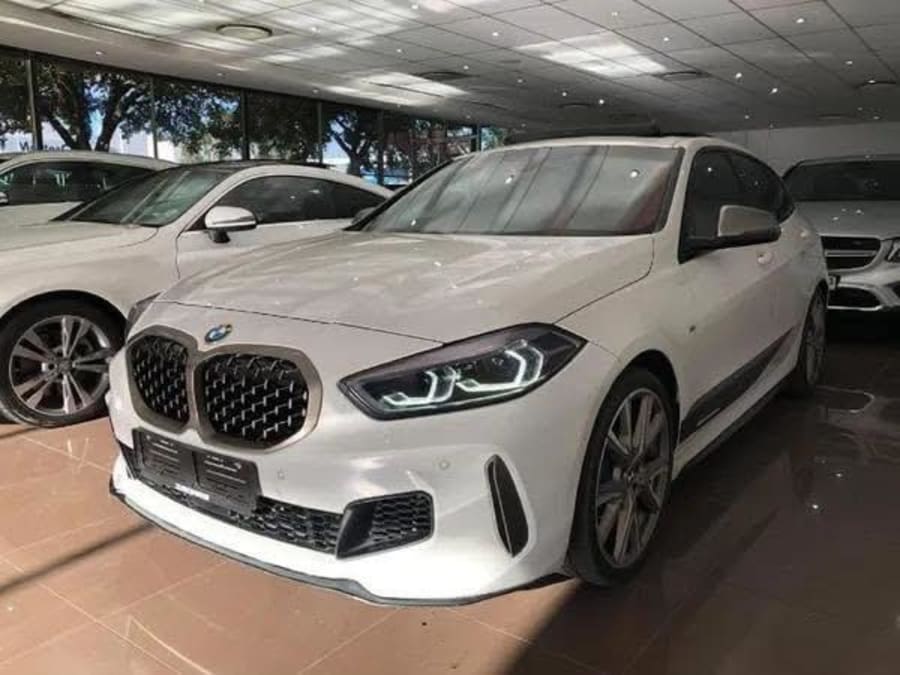 2019 BMW 1 Series M135i xDrive — photo 2