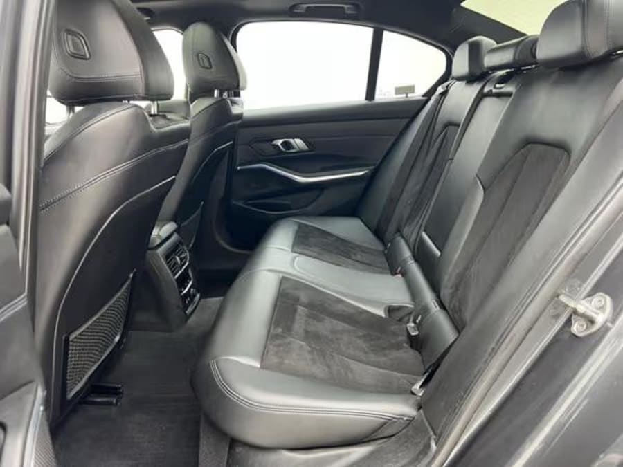 2019 BMW 3 Series 320d M Sport — photo 8