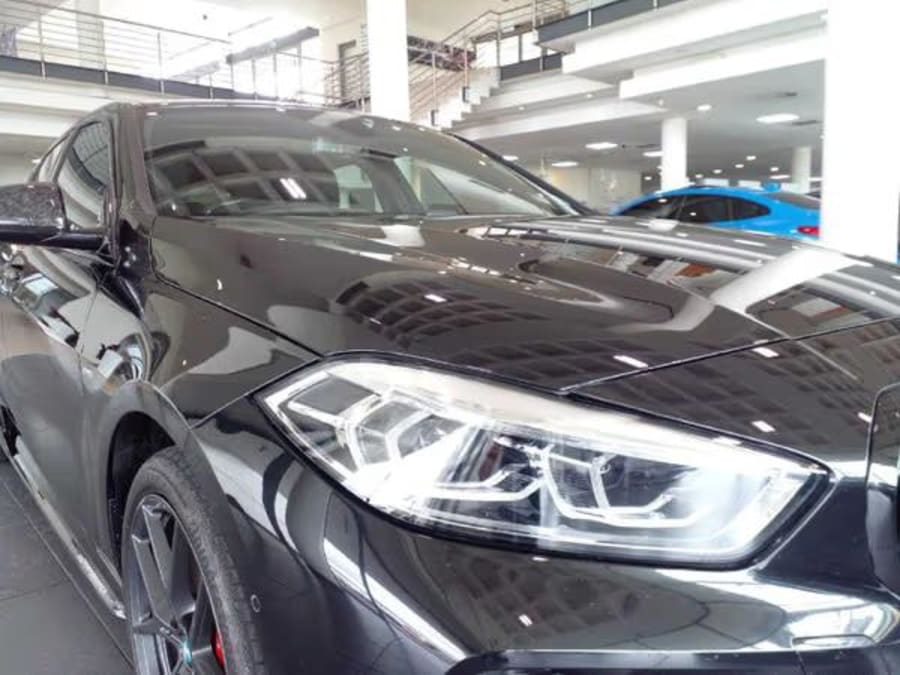 2022 BMW 1 Series 118i Mzansi Edition Auto — photo 2