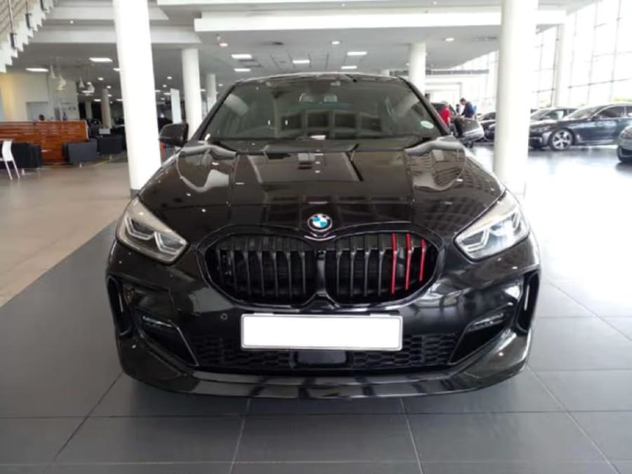 2022 BMW 1 Series 118i Mzansi Edition Auto — photo 3