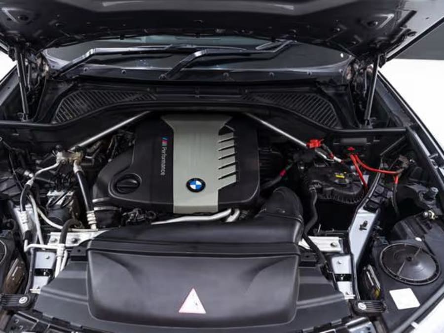 2018 BMW X5 M50d — photo 3
