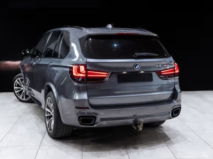 2018 BMW X5 M50d — photo 9