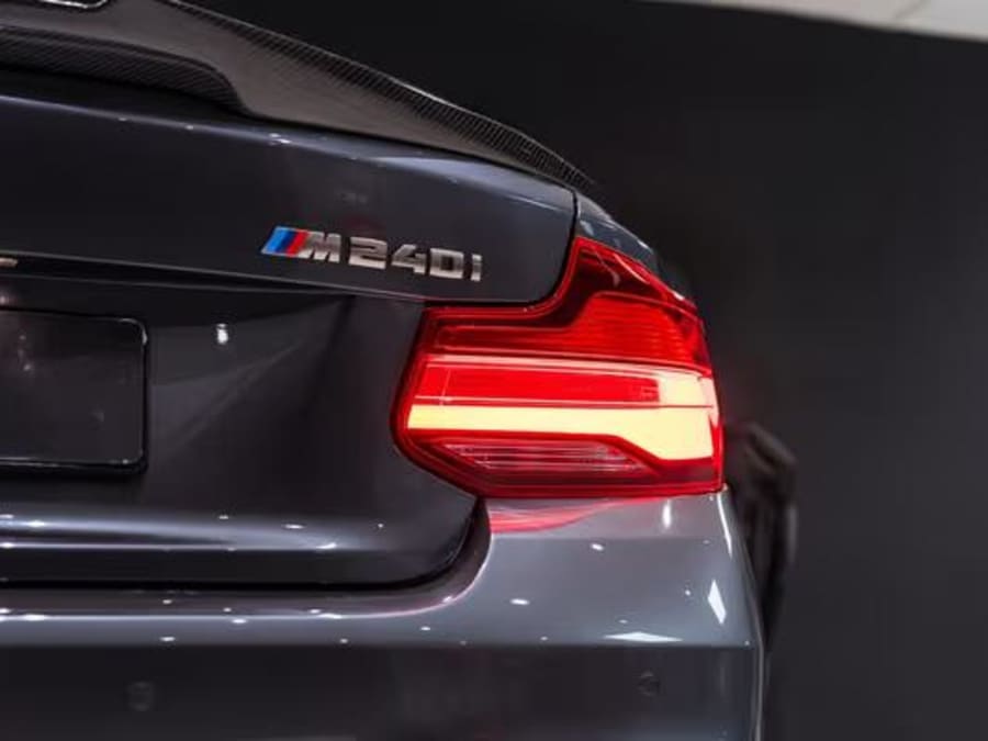 2020 BMW 2 Series M240i — photo 9
