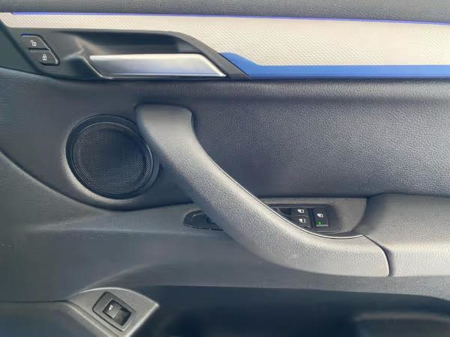 2020 BMW X1 sDrive18i M Sport Auto — photo 4