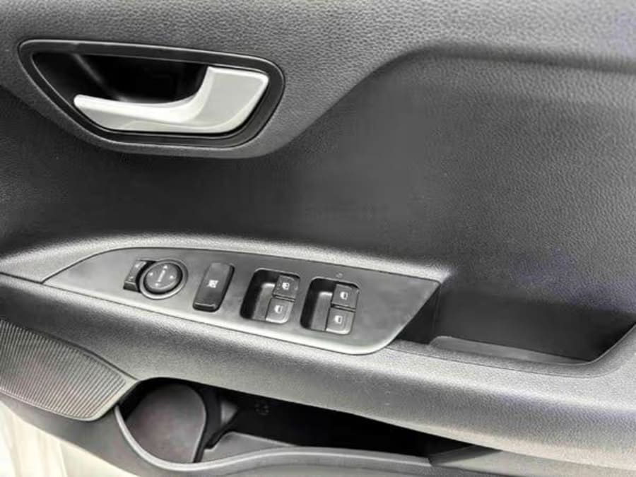 2022 Kia Rio 1.4 LS 5-dr Auto — photo 5