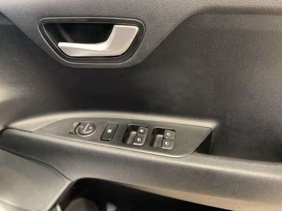 2022 Kia Rio 1.2 LS 5-dr — photo 5