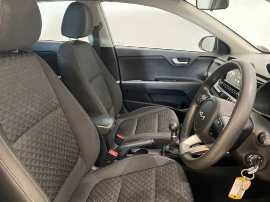 2022 Kia Rio 1.2 LS 5-dr — photo 6