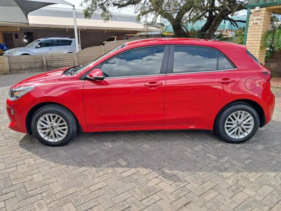 2020 Kia Rio 1.4 LX 5-dr — photo 5