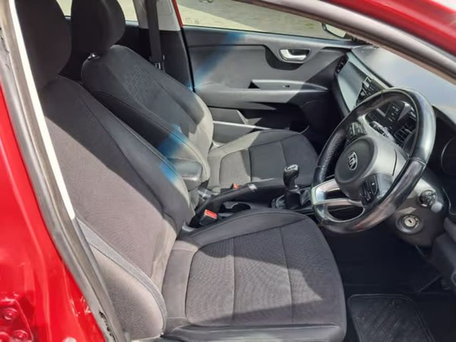 2020 Kia Rio 1.4 LX 5-dr — photo 6
