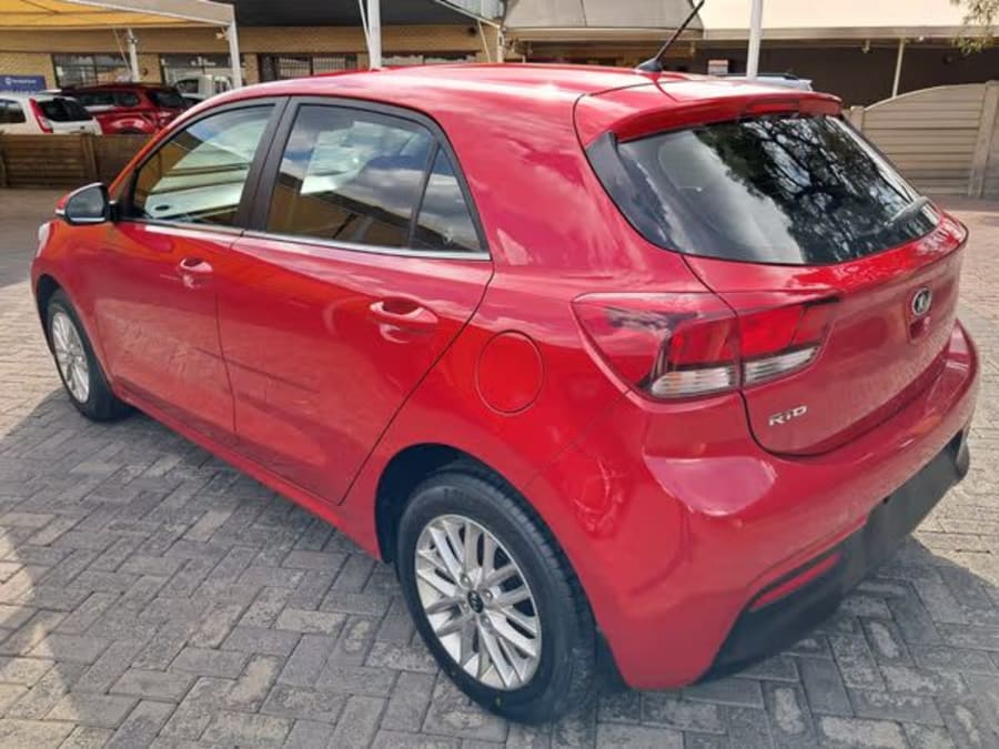 2020 Kia Rio 1.4 LX 5-dr — photo 9