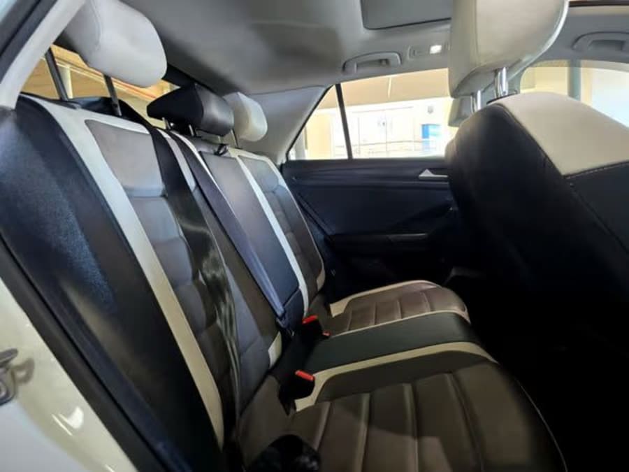 2021 Volkswagen T-Roc 2.0 TSI Design 4Motion Auto — photo 10