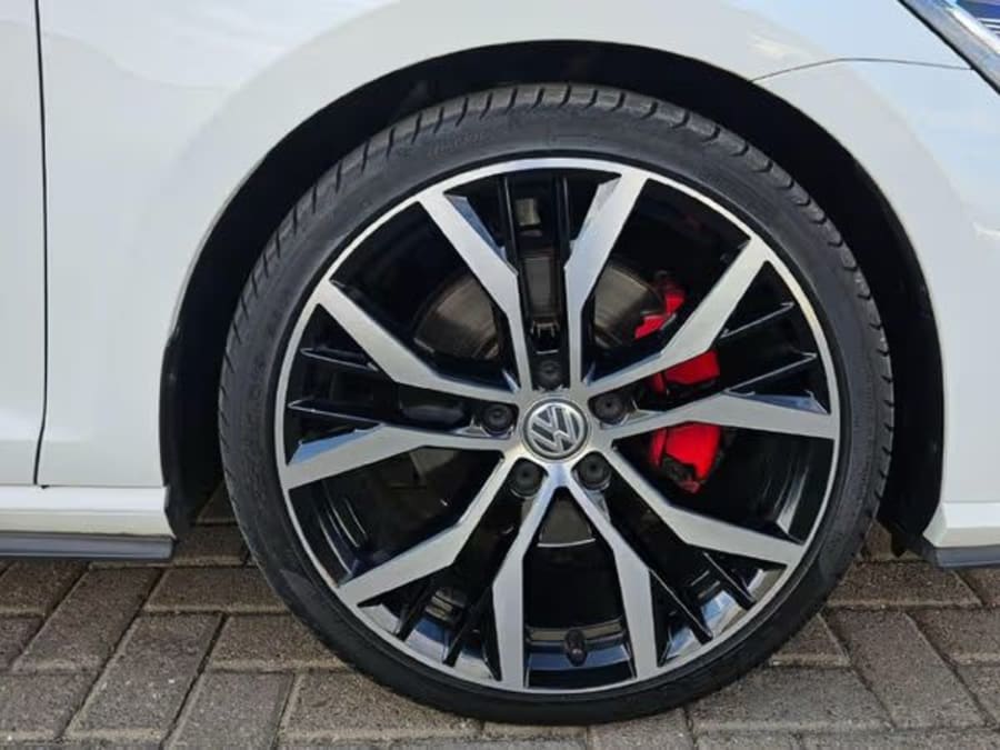 2020 Volkswagen Golf VII GTI 2.0 TSI Auto — photo 5