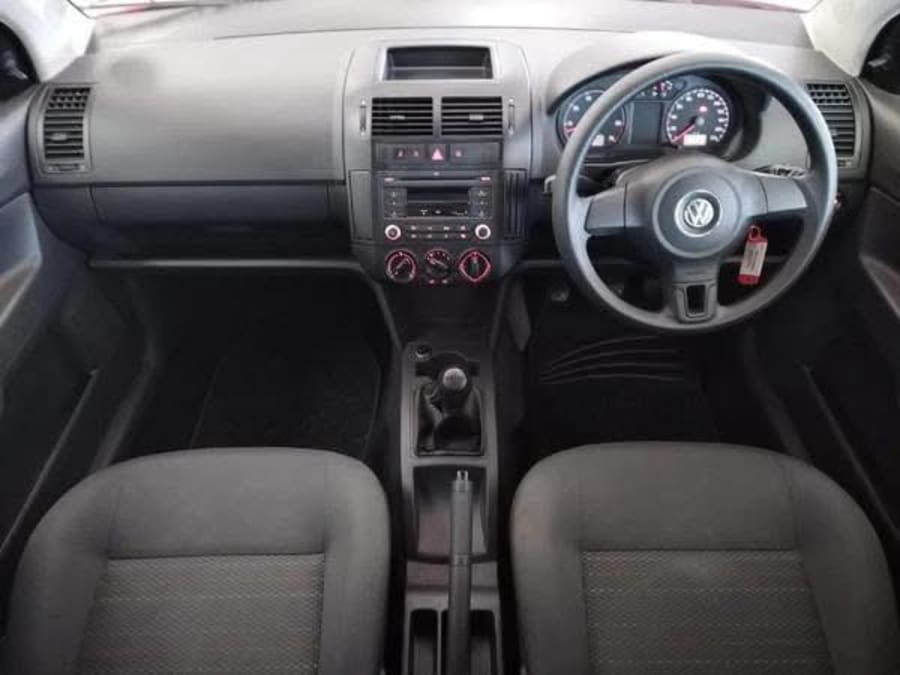 2017 Volkswagen Polo Vivo 1.4 — photo 2
