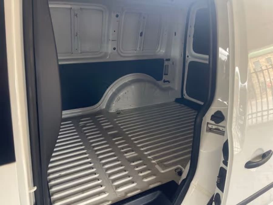 2013 Volkswagen Caddy 2.0 TDI (81kW) Panel Van — photo 5