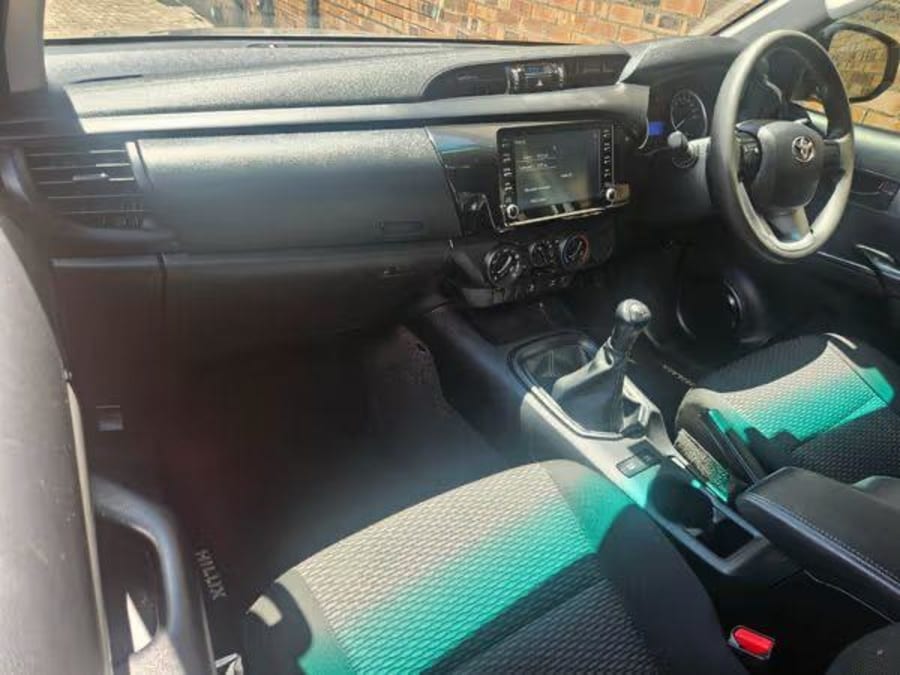 2019 Toyota Hilux 2.4 GD-6 Raised Body SRX Extended Cab — photo 6