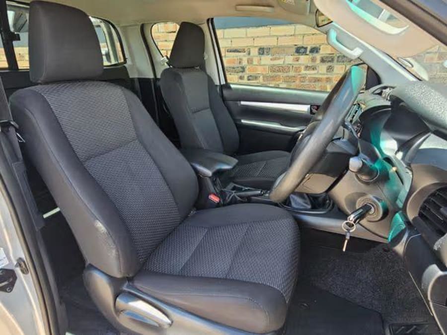 2019 Toyota Hilux 2.4 GD-6 Raised Body SRX Extended Cab — photo 7