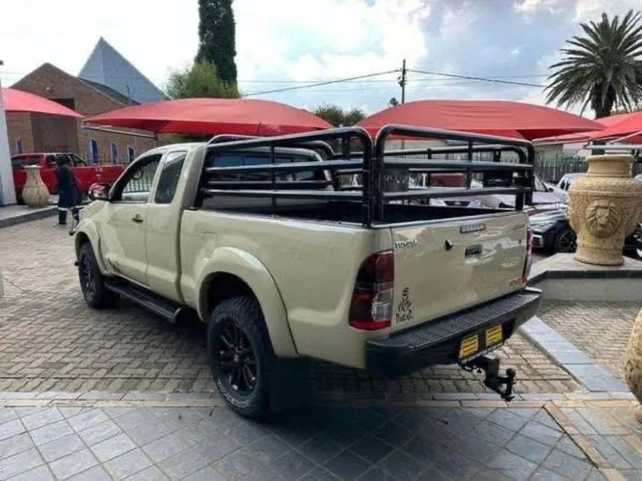 2015 Toyota Hilux 3.0 D-4D Legend 45 4x4 Xtra-Cab — photo 9