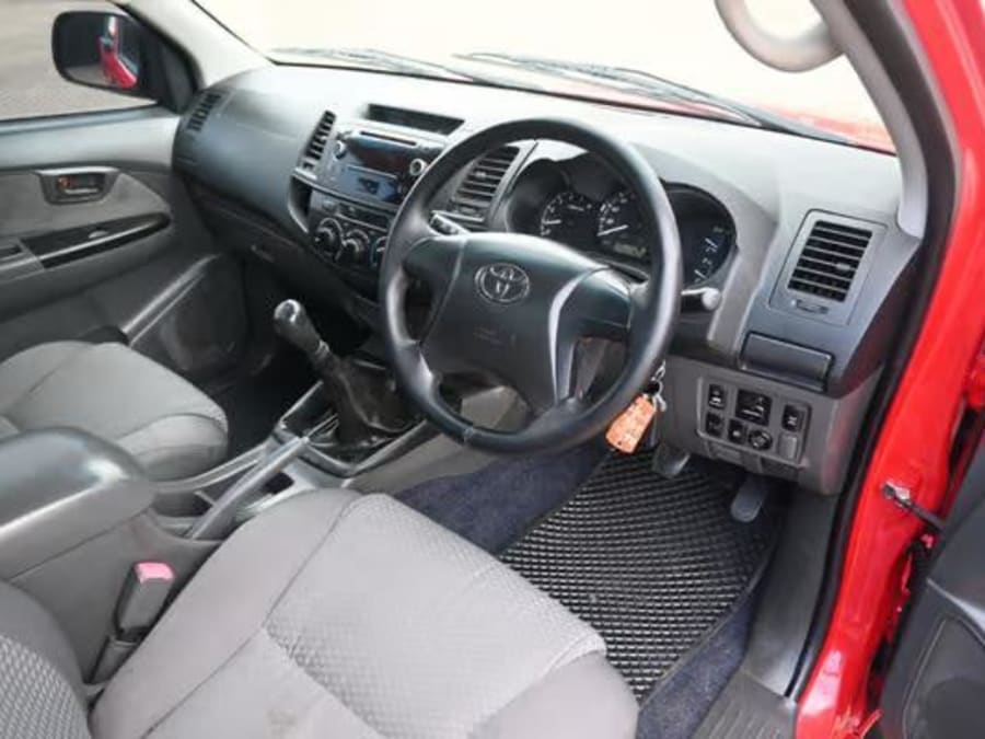 2014 Toyota Hilux 2.5 D-4D SRX Raised Body Single-Cab — photo 5