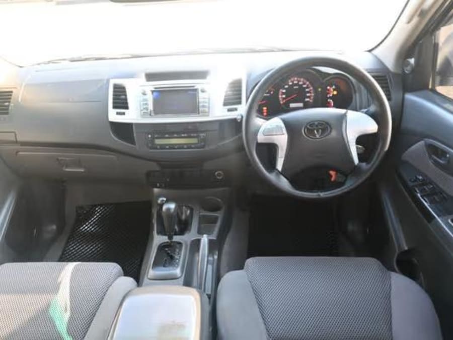 2014 Toyota Hilux 3.0 D-4D Raider Raised Body Auto Double-Cab — photo 6