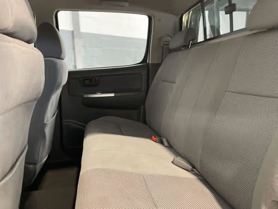 2012 Toyota Hilux 3.0 D-4D Raider Raised Body Double-Cab — photo 7