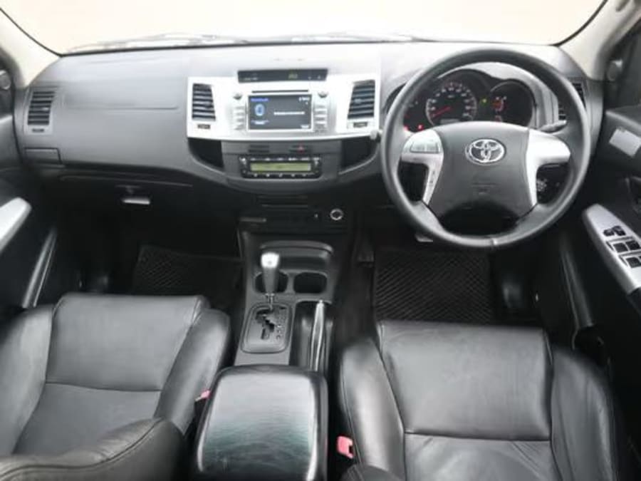 2015 Toyota Hilux 3.0 D-4D Legend 45 Raised Body Double-Cab — photo 10