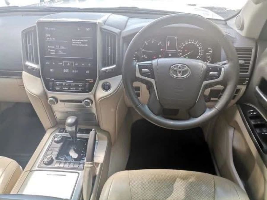 2019 Toyota Land Cruiser 200 4.5 D V8 VX-R Auto — photo 3