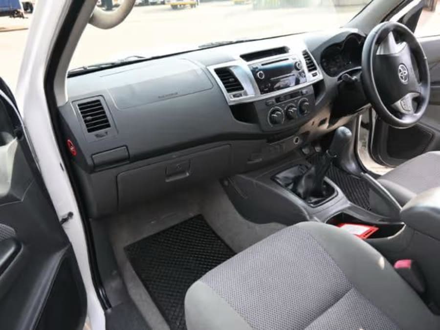 2014 Toyota Hilux 3.0 D-4D Raider Raised Body Single-Cab — photo 5