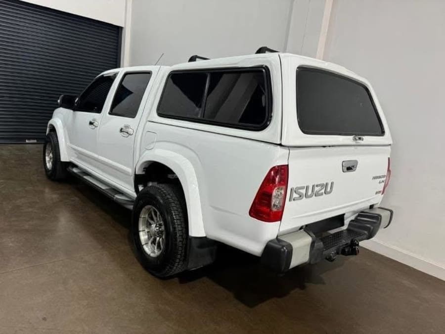 2010 Isuzu KB 300D-Teq Double Cab LX — photo 8
