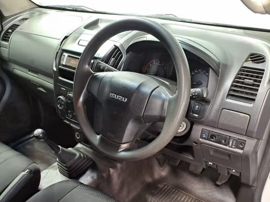 2019 Isuzu D-Max 250 HO Fleetside Safety Single-Cab — photo 8