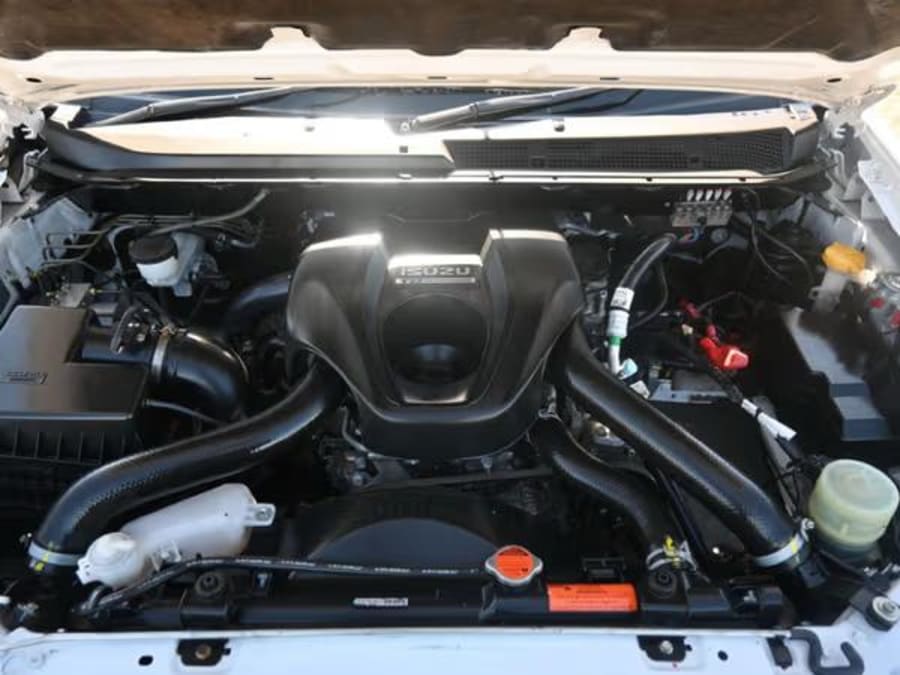 2019 Isuzu D-Max 250 HO Hi-Rider 4x4 Double-Cab — photo 2