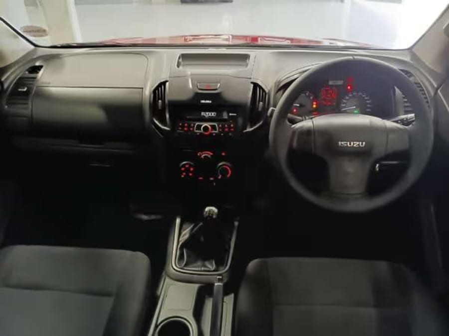 2022 Isuzu D-Max 250 HO Double-Cab — photo 7