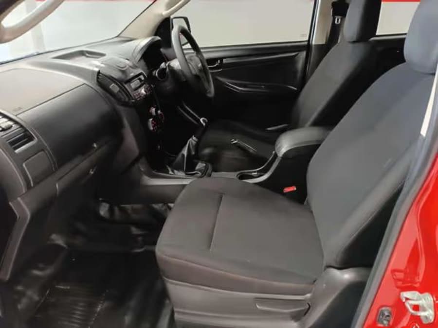 2022 Isuzu D-Max 250 HO Double-Cab — photo 8