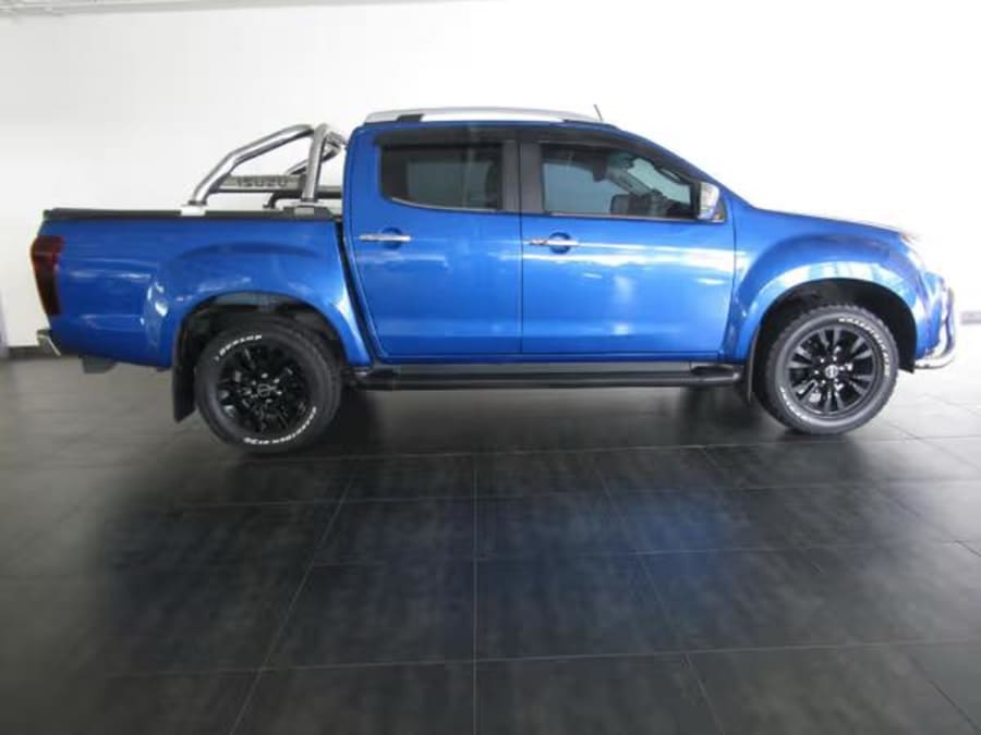 2019 Isuzu D-Max 300 LX Auto Double-Cab — photo 4
